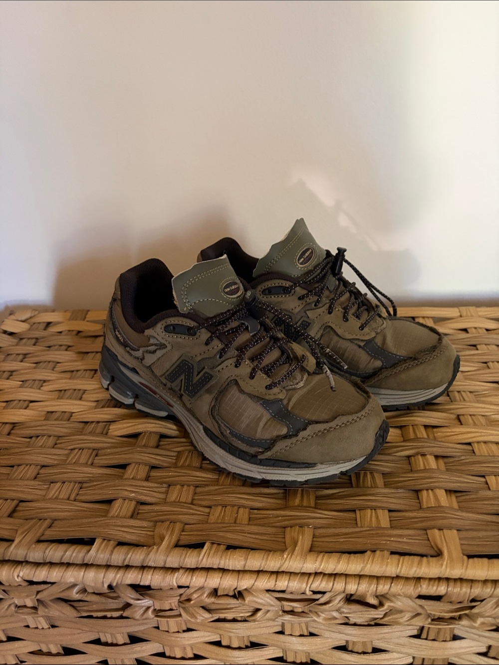 New Balance 2002R Sneakers